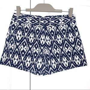 Cremieux LIKE NEW ikat print navy blue & white woven shorts size 4